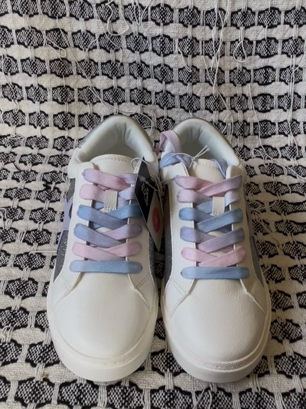 Art Class Girls White Glitter Star Sneakers Size 4 Pastel Laces NWT